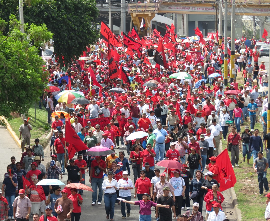 Hondureños conmemoran aniversario del FNRP y repudio al golpe de estado