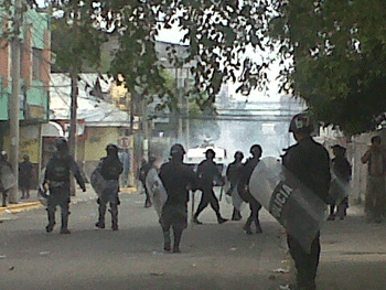 Reprimen manifestación pacífica en San Pedro Sula