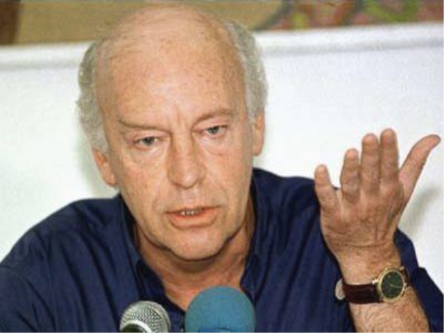 “¿Por qué el mundo premia a quienes lo desvalijan?”  Eduardo Galeano