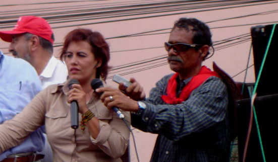 La periodista Lenis Fajardo enfrenta al dueño de Radio Globo en el Ministerio de Trabajo
